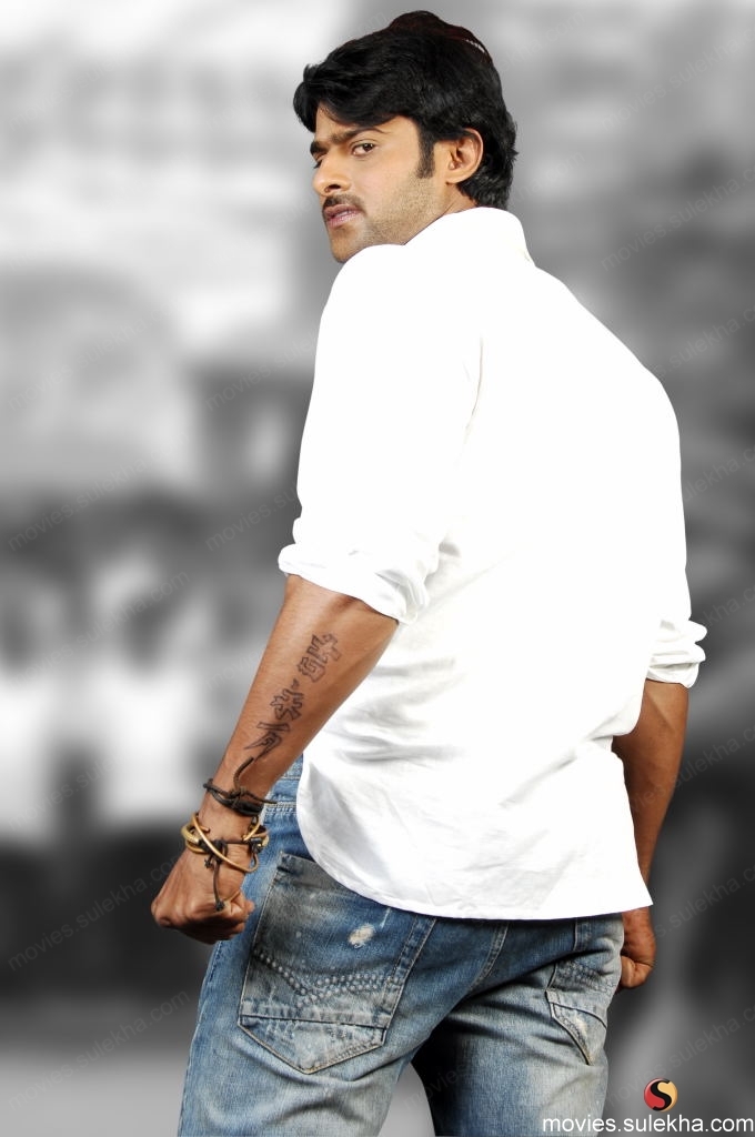 Prabhas In Darling Hd Wallpapers - Prabhas Stills In Ek Niranjan - HD Wallpaper 