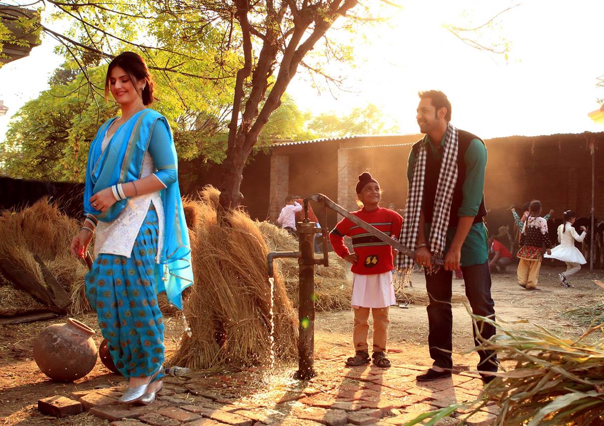 zareen khan in punjabi suit