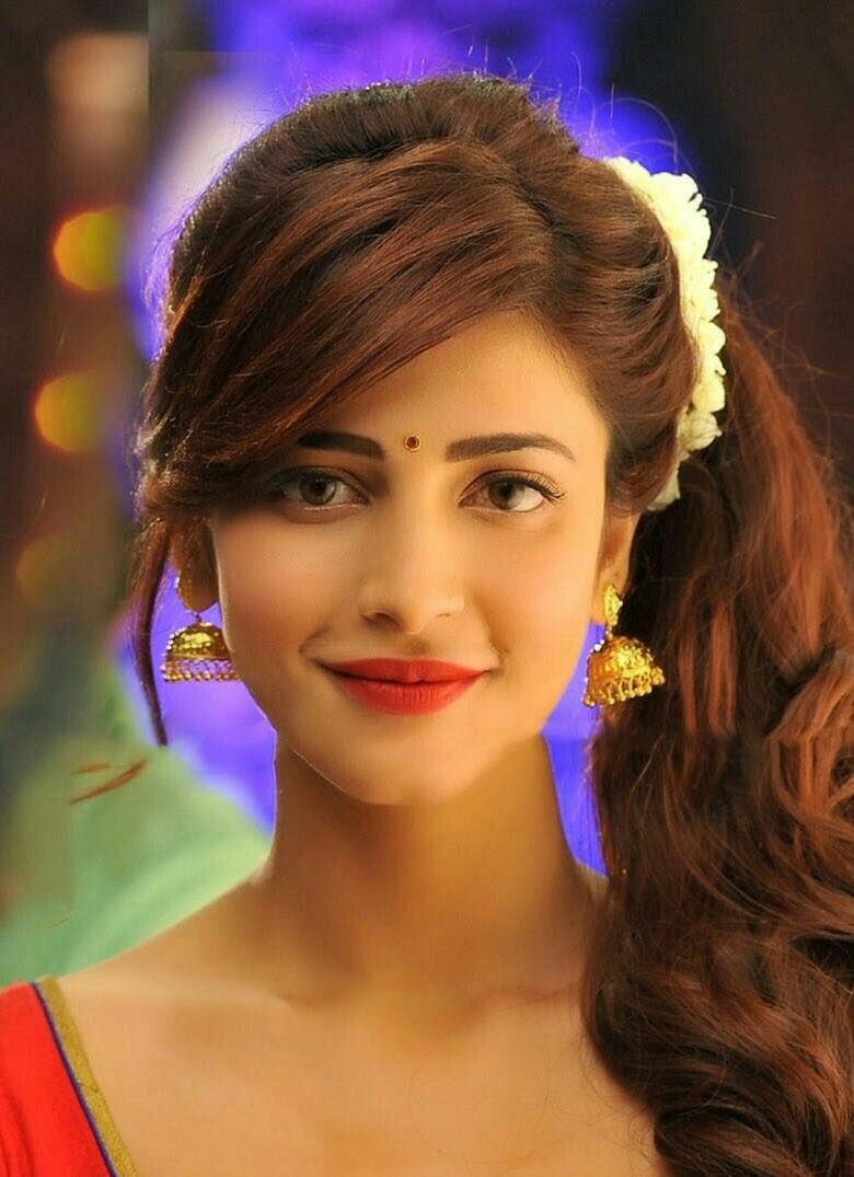 Shruti Hassan - HD Wallpaper 