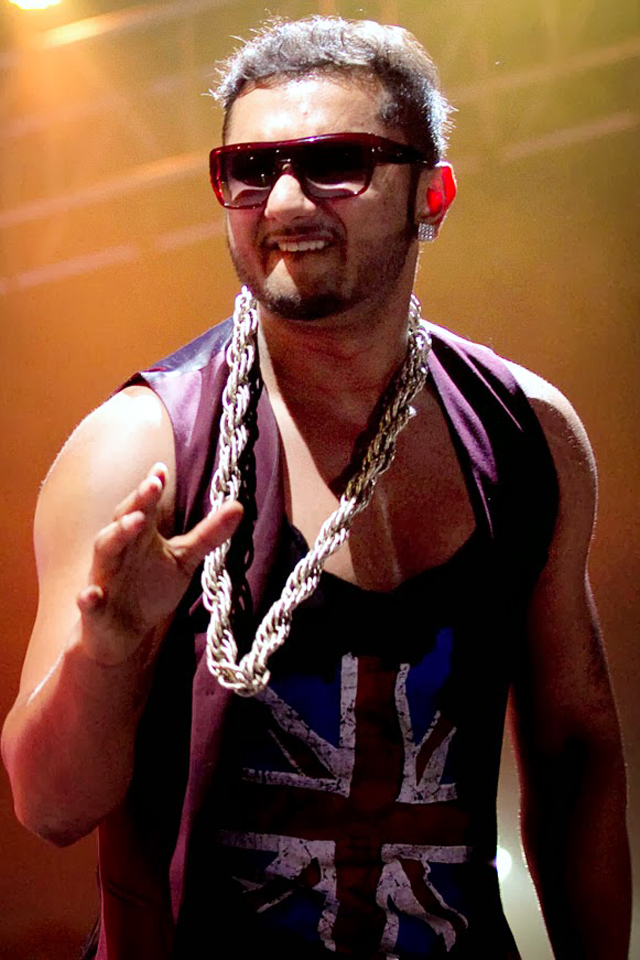 Yo Yo Honey Singh On Stage - Honey Singh - 640x960 Wallpaper 