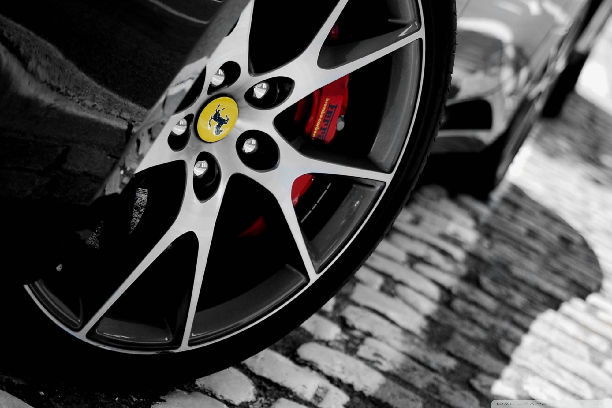 Car Tyre Rims Wallpaper Hd - HD Wallpaper 