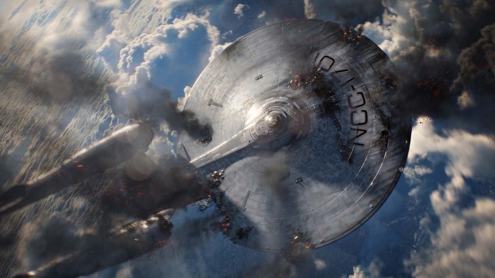 Starship Enterprise On Fire - HD Wallpaper 