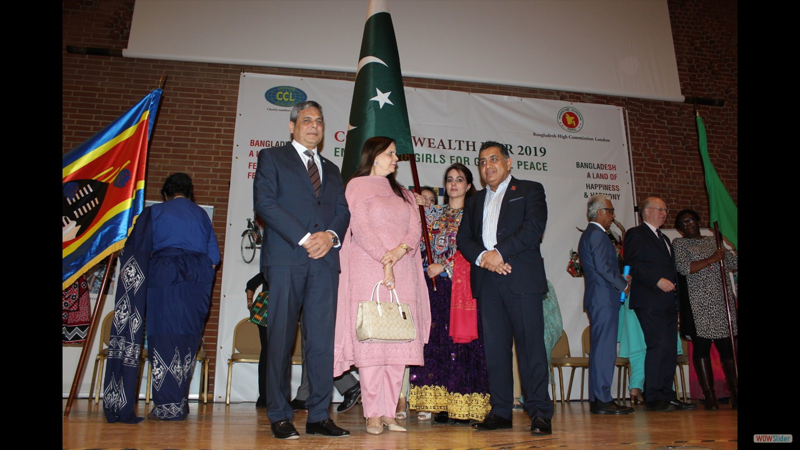 High Commissioner Mohammad Nafees Zakaria, Begum High - Ceremony - HD Wallpaper 