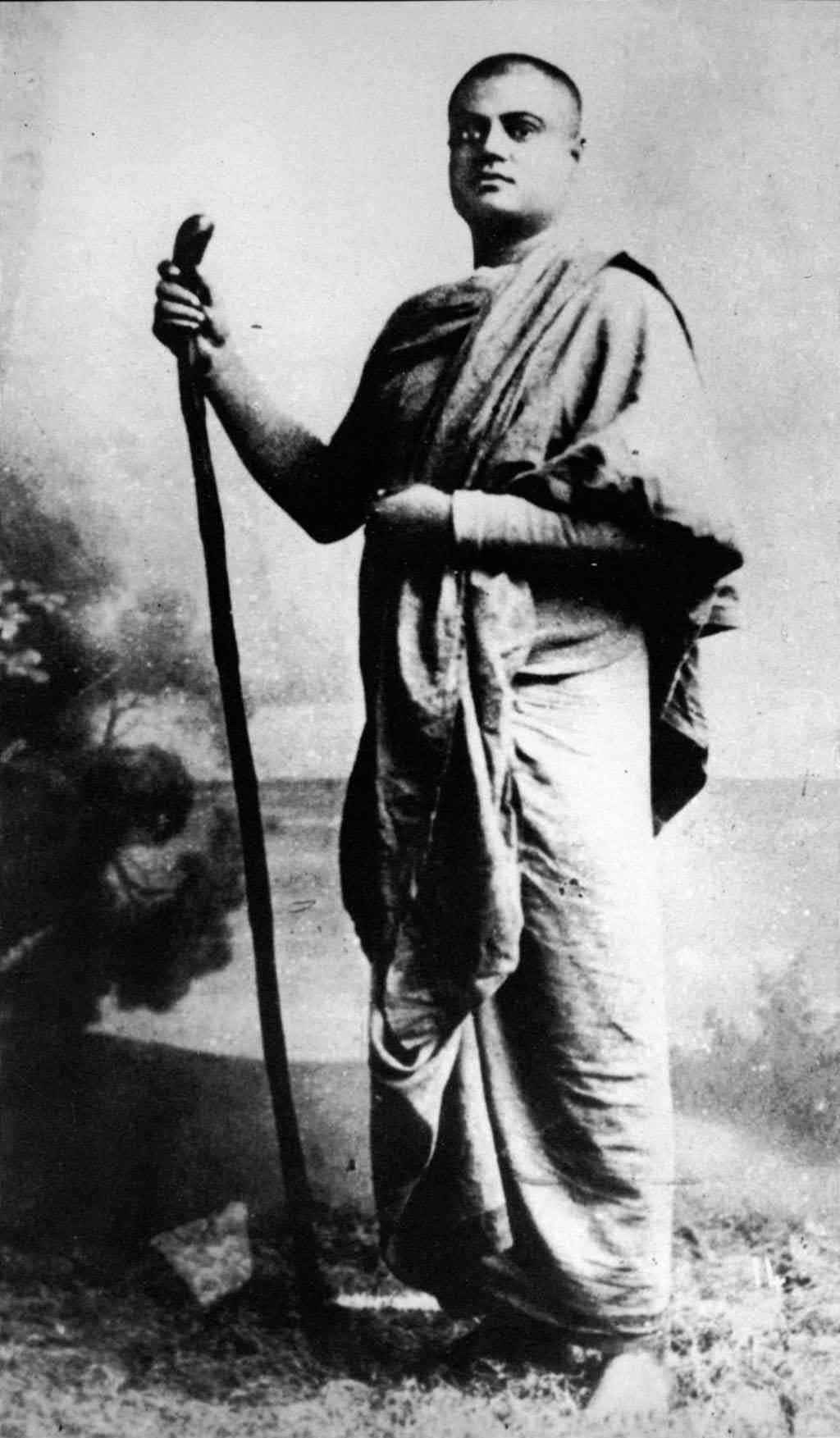 Vivekananda - Msc - Standing Picture Of Swami Vivekananda - HD Wallpaper 