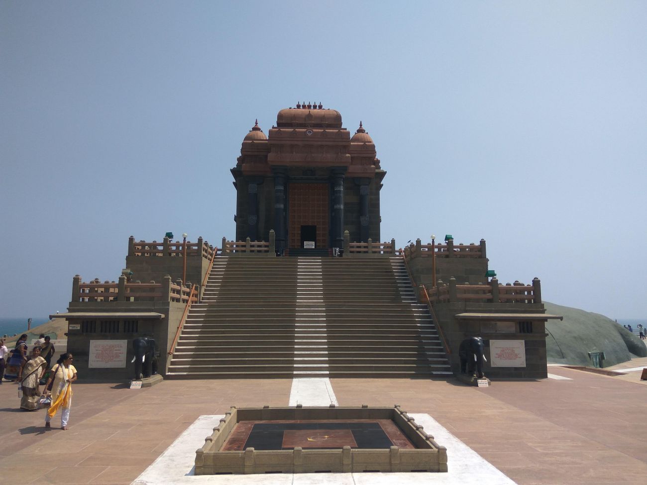 Vivekananda Rock Memorial, Kanyakumari - Vivekananda Rock Memorial - HD Wallpaper 