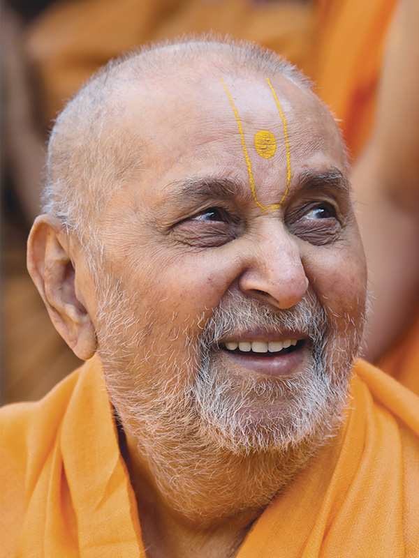 Class Img Fluid Card Img Bottom - High Resolution Pictures Pramukh Swami - HD Wallpaper 