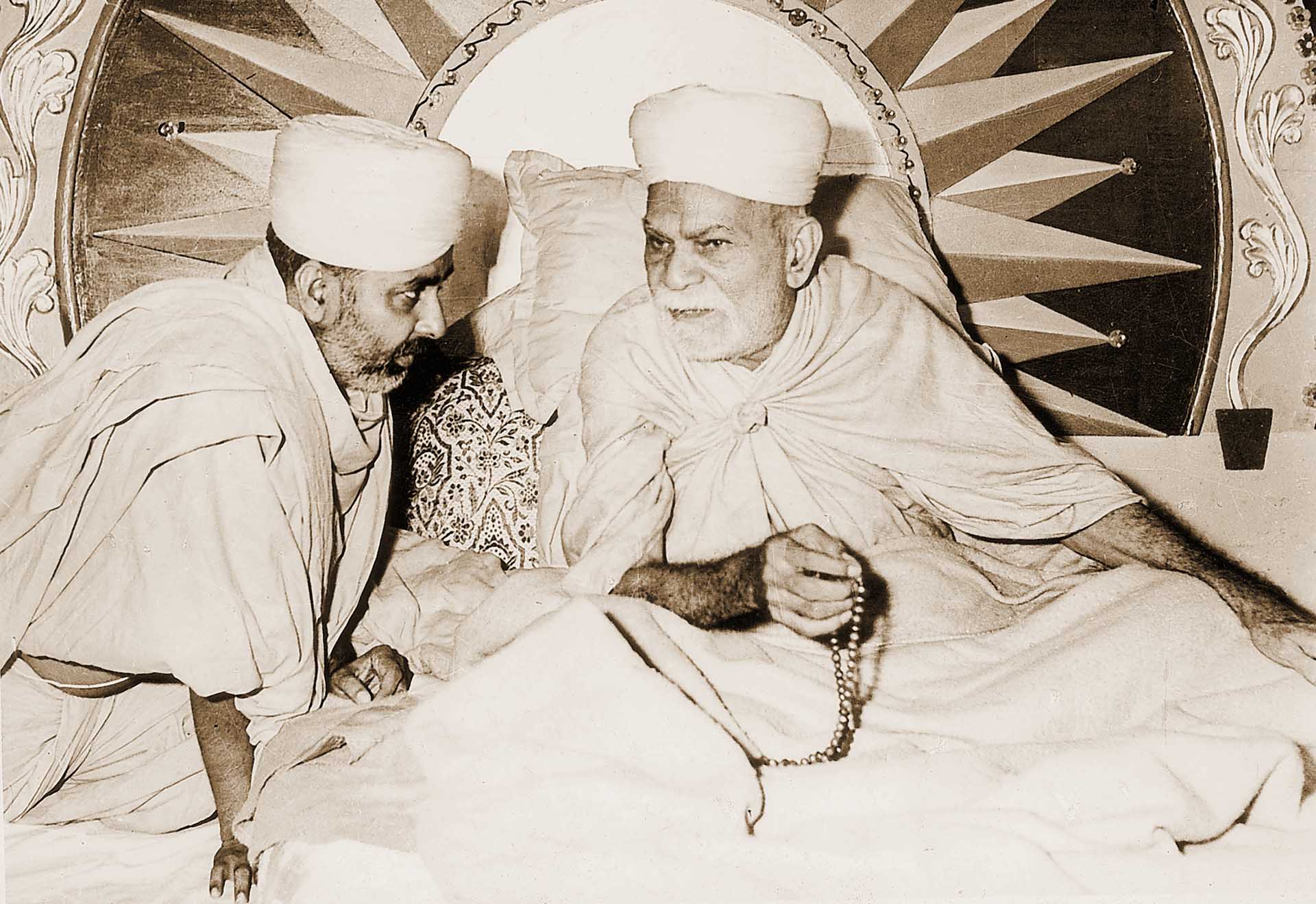 Yogiji Maharaj And Pramukh Swami Maharaj - 1920x1320 Wallpaper Yogiji Maharaj And Pramukh Swami Maharaj - 1920x1320 Wallpaper