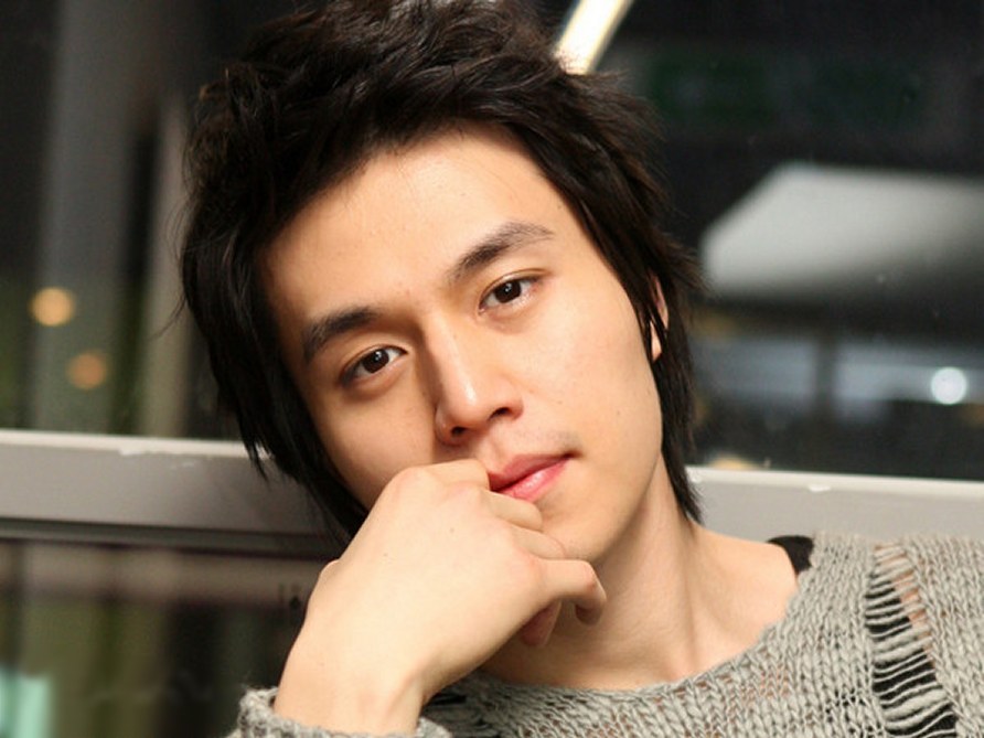 Lee Dong Wook 2000 - HD Wallpaper 