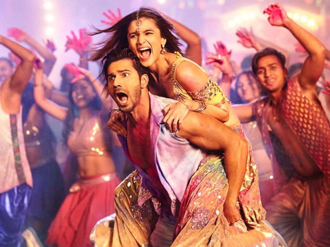 Badrinath Ki Dulhania Wallpapers - Varun Dhawan Et Alia Bhatt - HD Wallpaper 