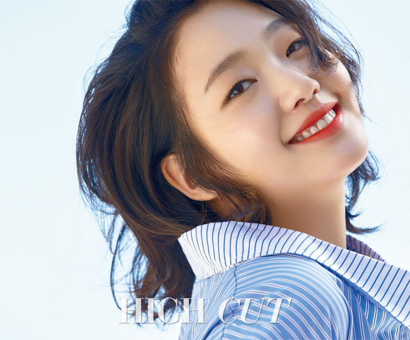 Kim Go Eun High Cut Magazine Vol - Kim Go Eun Korean Actress - HD Wallpaper 