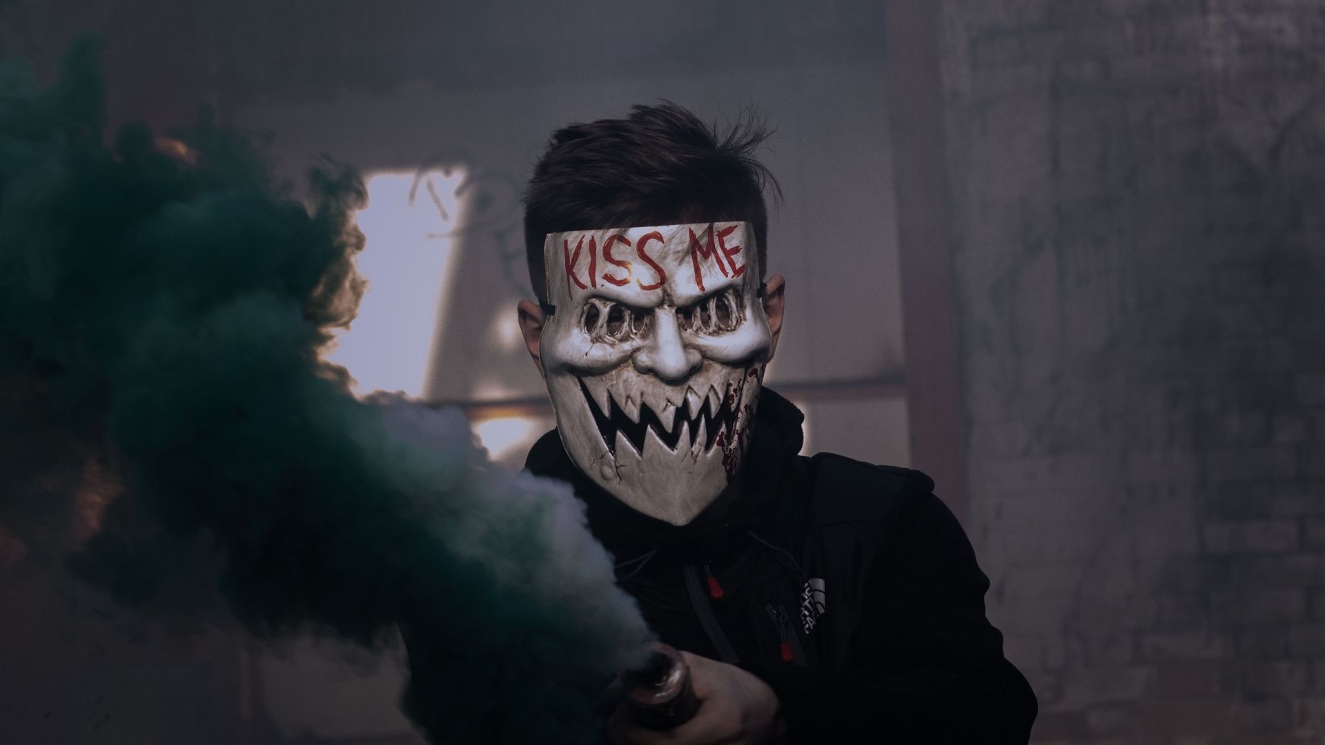 1920x1080, Kiss Me Scary Hd Wallpaper 
 Data Id 362464 - Kiss Me Purge Guy - HD Wallpaper 