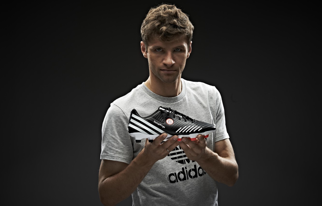 fænomen Valg blod Photo Wallpaper Football, Germany, Bayern, Germany, - Thomas Muller Adidas  - 1332x850 Wallpaper - teahub.io