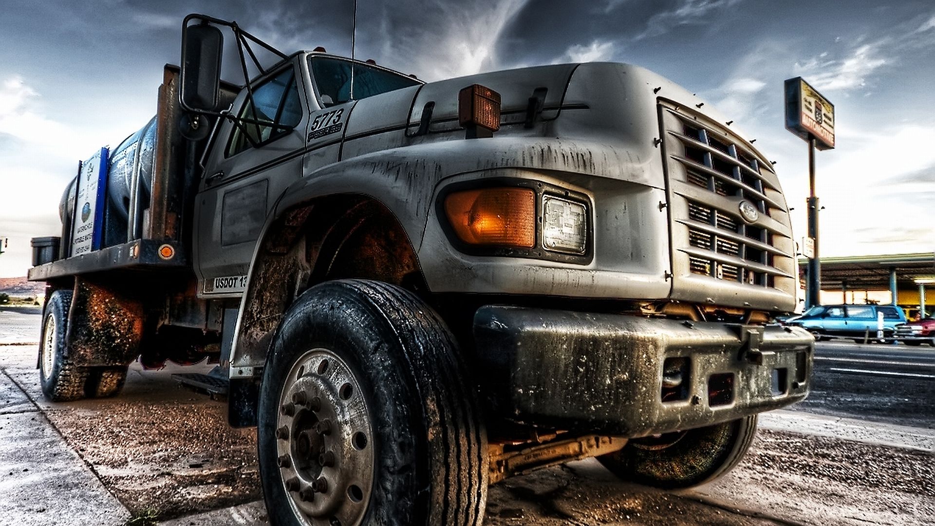 Photos In High Quality - Big Truck Background - HD Wallpaper 