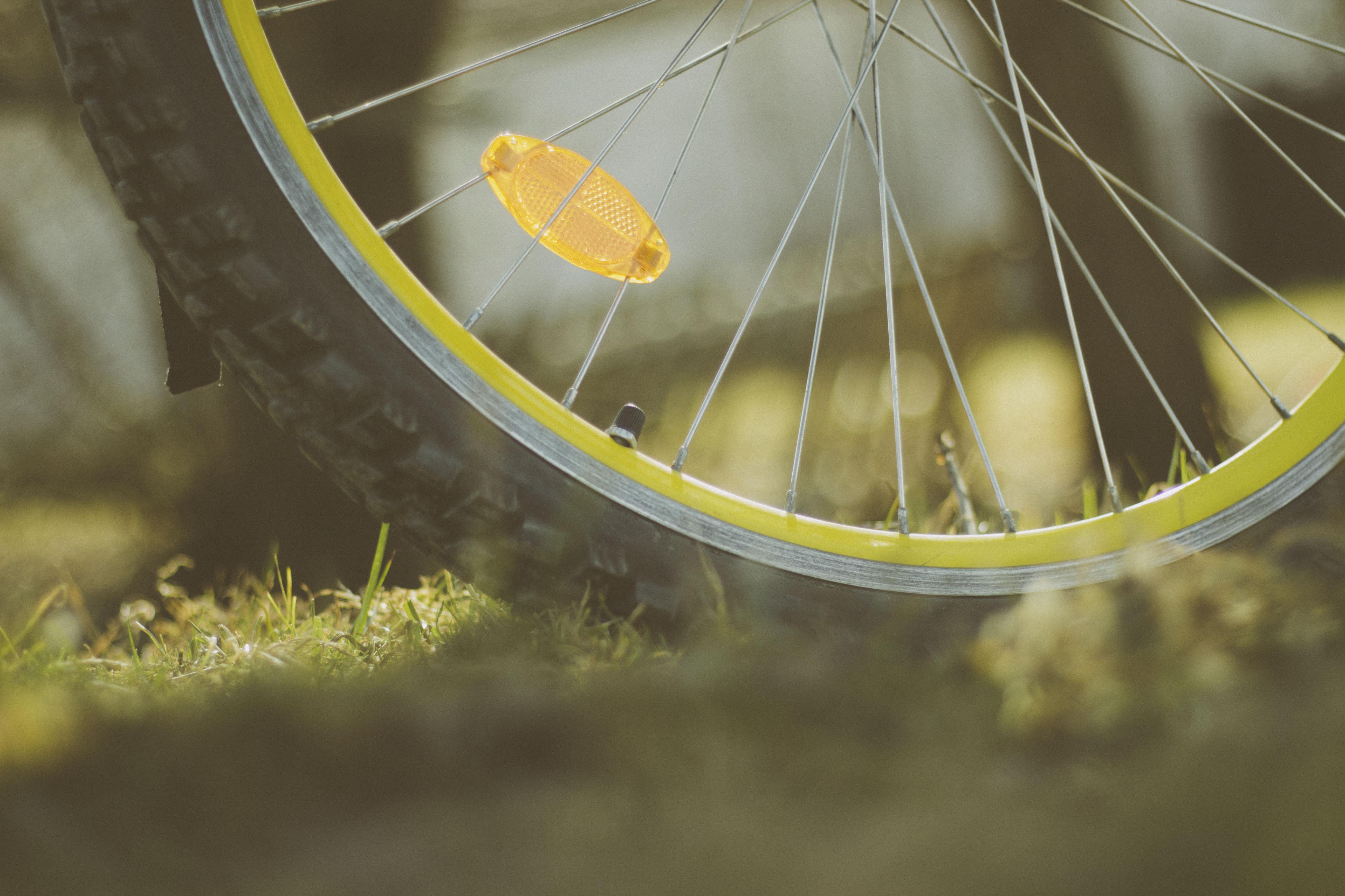 Wheel, Bicycle, Spokes - Reflection Light On Bike - HD Wallpaper 