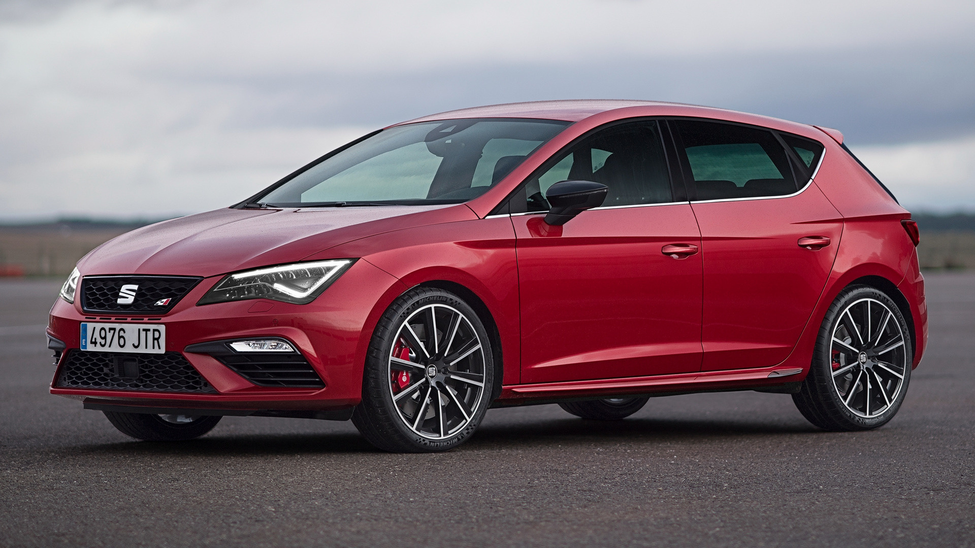 Leon Cupra 300 2017 - HD Wallpaper 