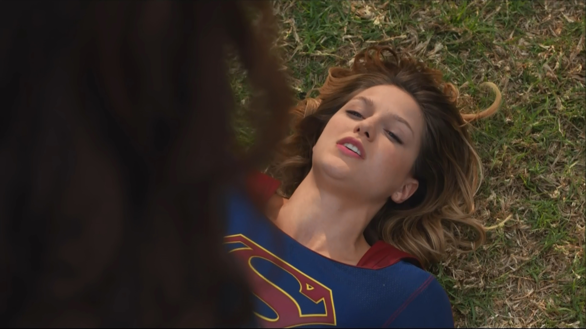 Supergirl S01e08 Hostile Takeover-39 - Supergirl Melissa Benoist Fight - HD Wallpaper 