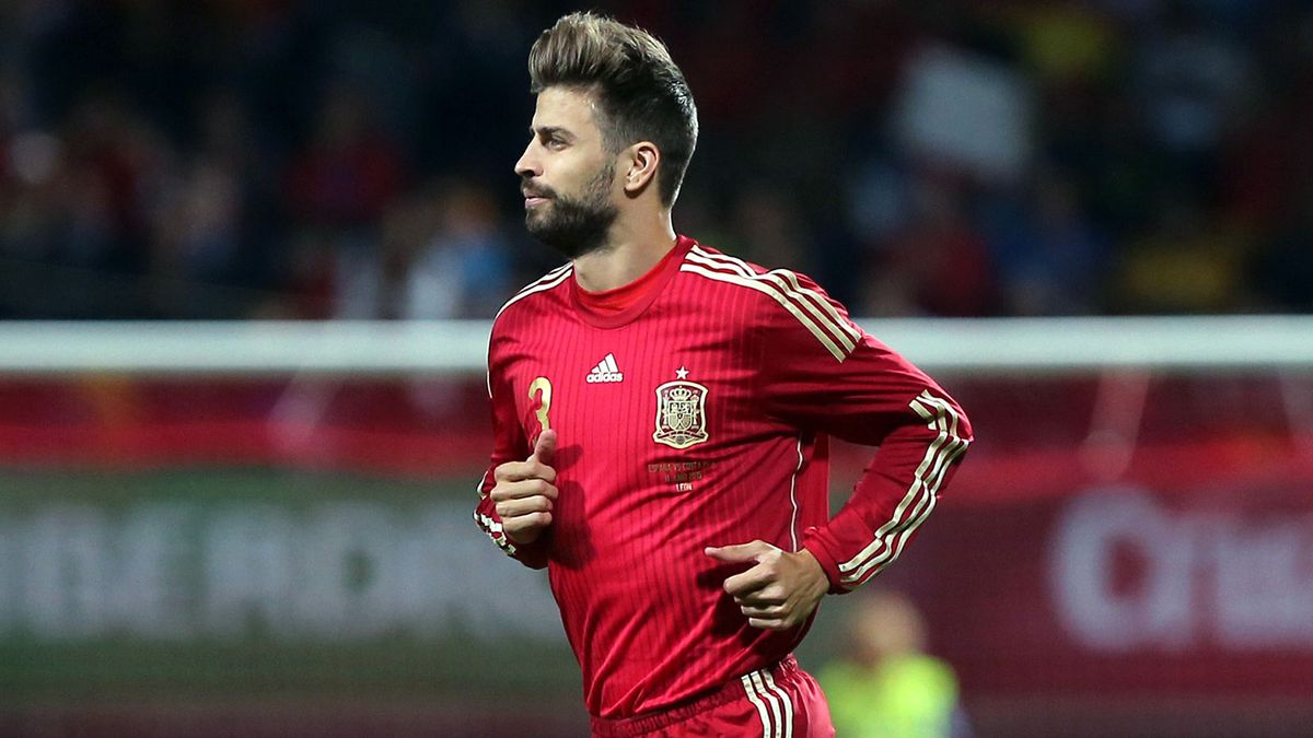 Gerard Pique Wallpaper Hd-5 - Pique Spain National Team - HD Wallpaper 