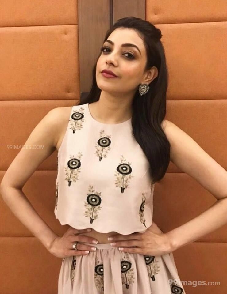 Kajal Agarwal Beautiful Hd Photos & Mobile Wallpapers - Kajal Aggarwal In Kurtis - HD Wallpaper 