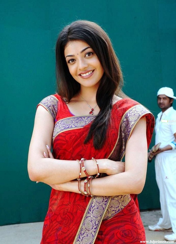 Actress Kajal Agarwal Photoshoot In Various Dresses - Kajal Agarwal In Red Saree - HD Wallpaper 