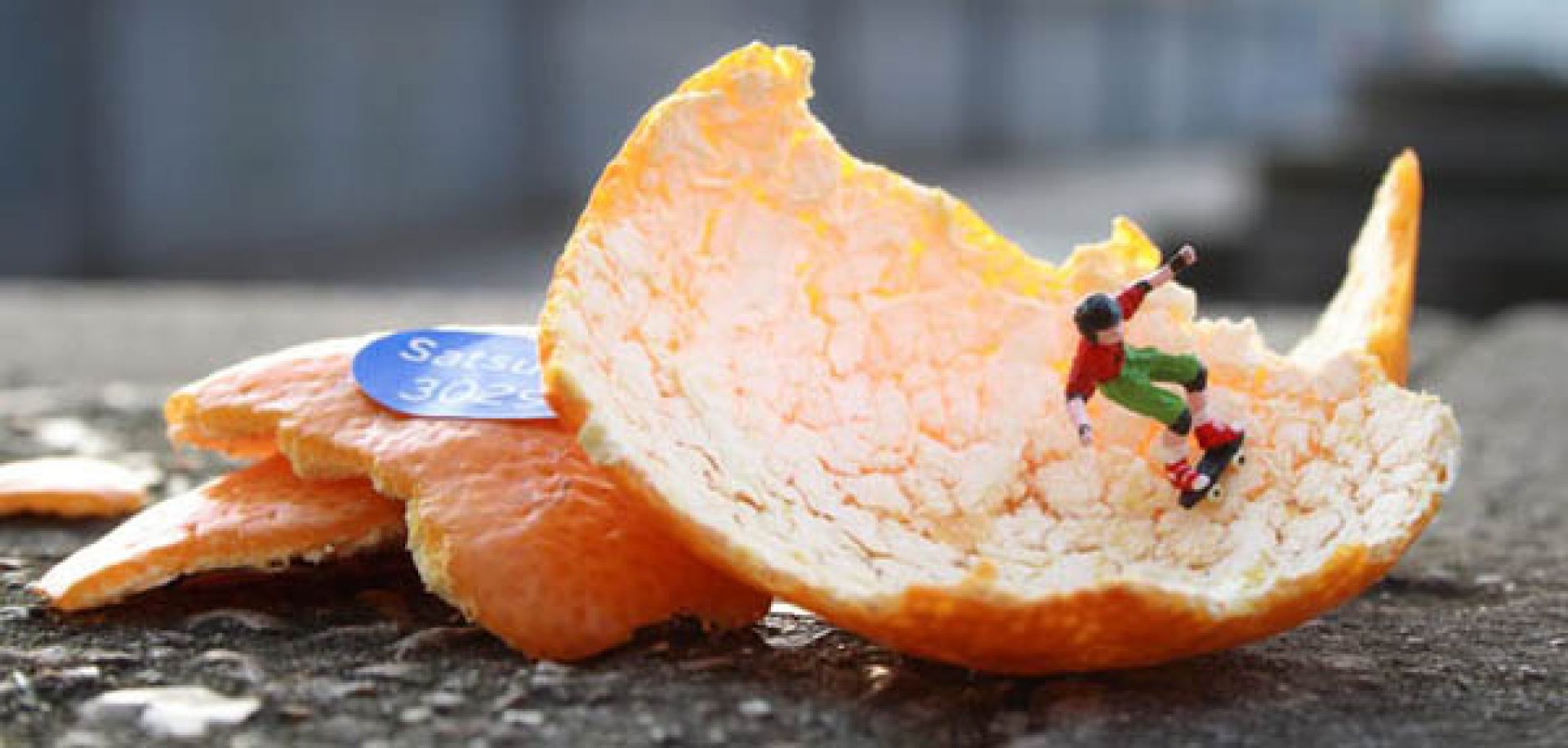 Best Illusion Wallpaper Wallpaper - Big And Small Photoshop - HD Wallpaper 