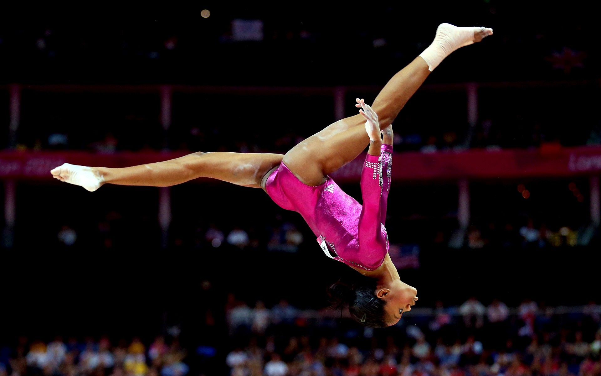 Gabby Douglas Transparent Png With Legs Showing - HD Wallpaper 