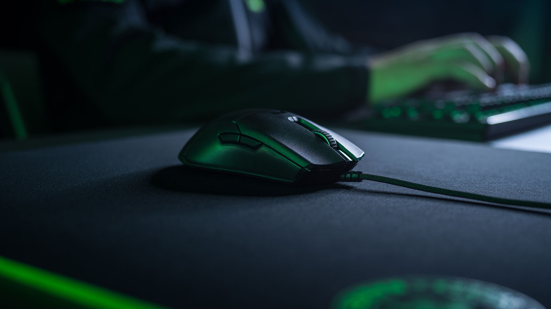 Razer Viper Vs Mamba - HD Wallpaper 