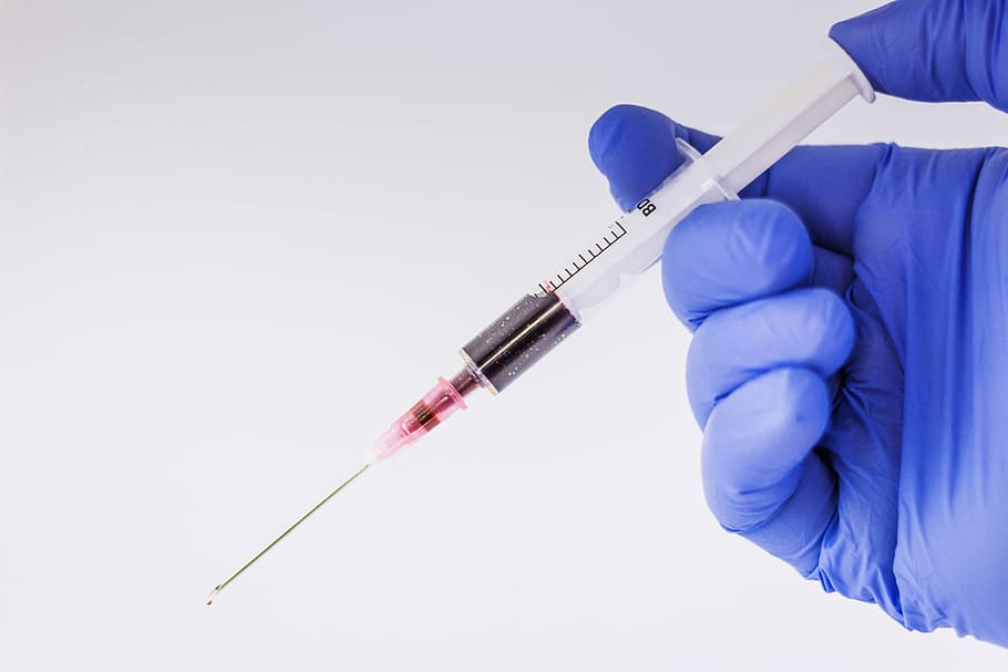 Doctor Holding Syringe, Various, Blood, Hand, Hands, - Numbing Needle For Stitches - HD Wallpaper 