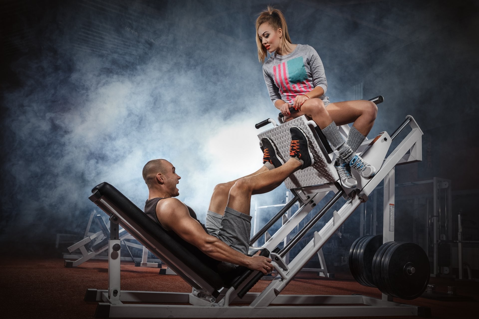 Fitness Workout Couple Legs Training 
 Data-src - Unisex Gym Poster - HD Wallpaper 