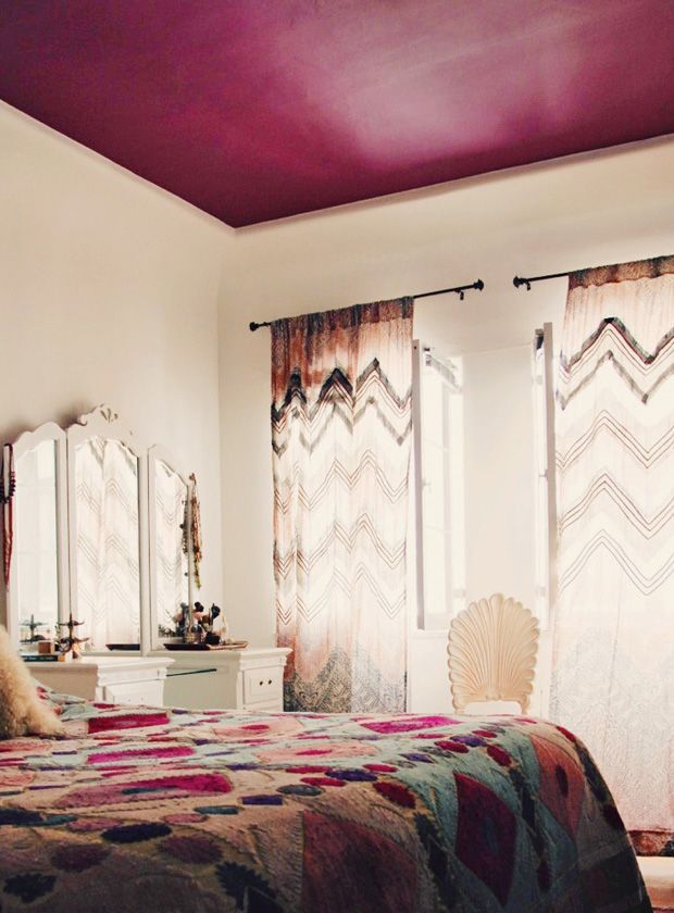 Burgundy Ceiling - HD Wallpaper 