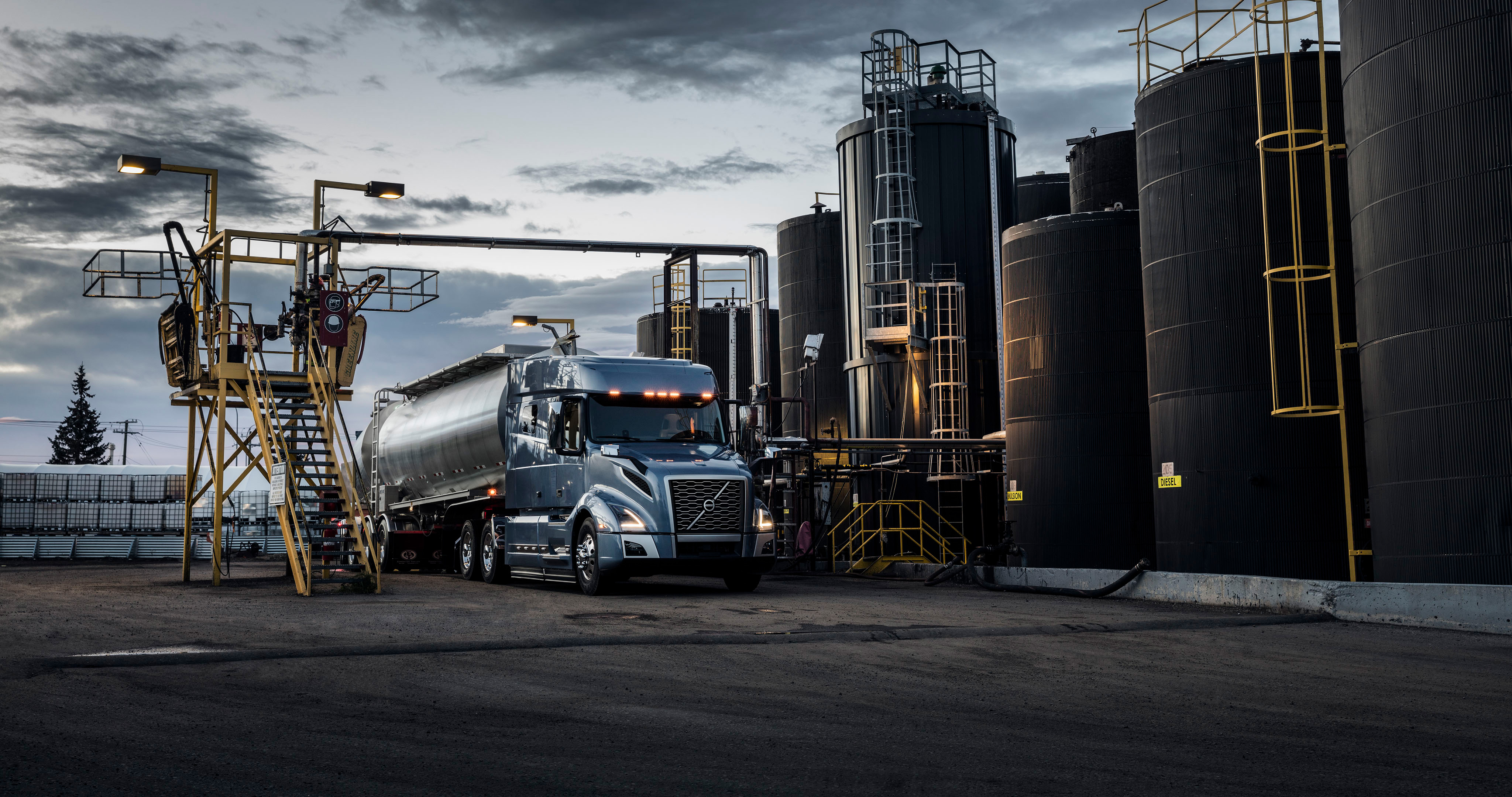 Volvo 780 Wallpaper Hd - Volvo Truck Wallpaper Hd - HD Wallpaper 