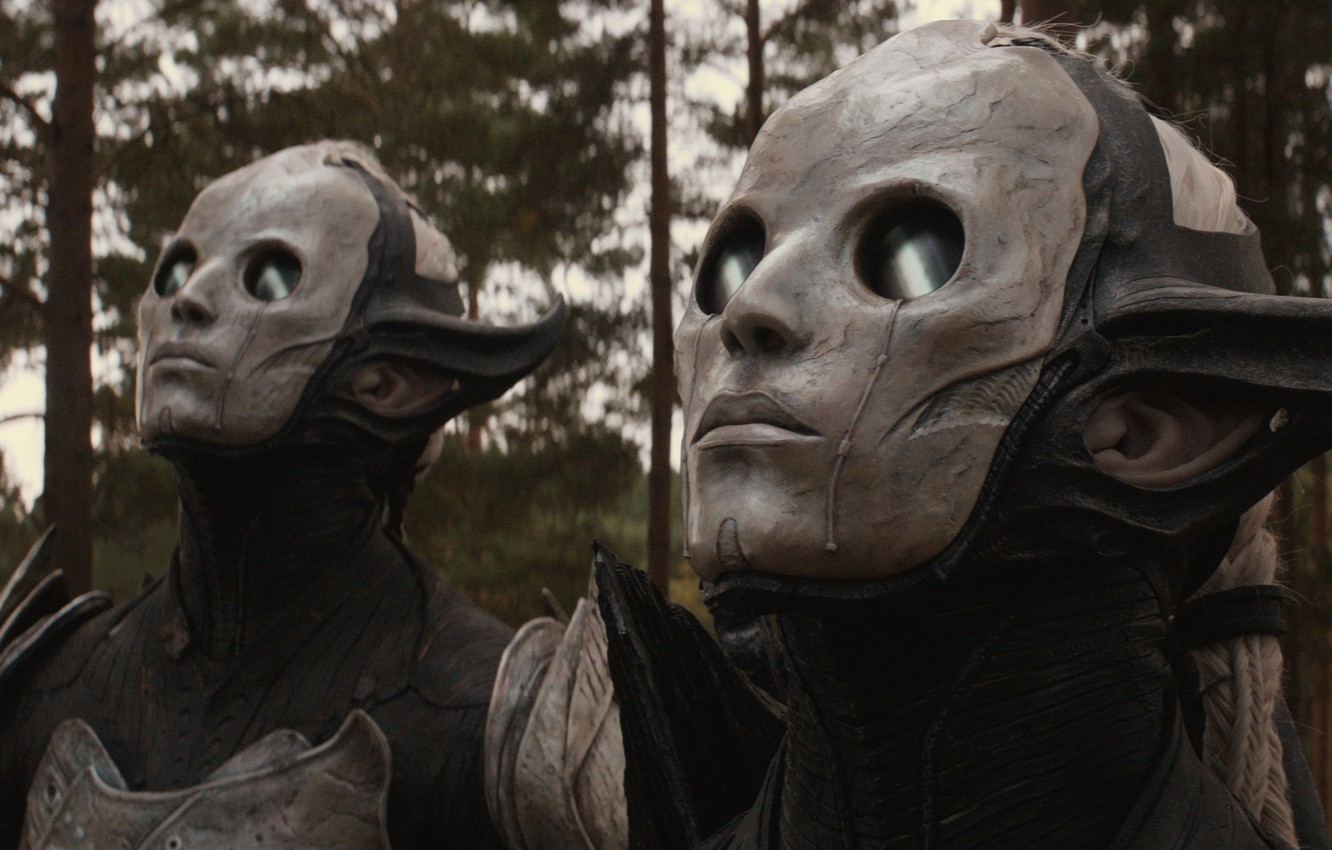 Photo Wallpaper Mask, Aliens, Thor - Elves Wear Masks - HD Wallpaper 