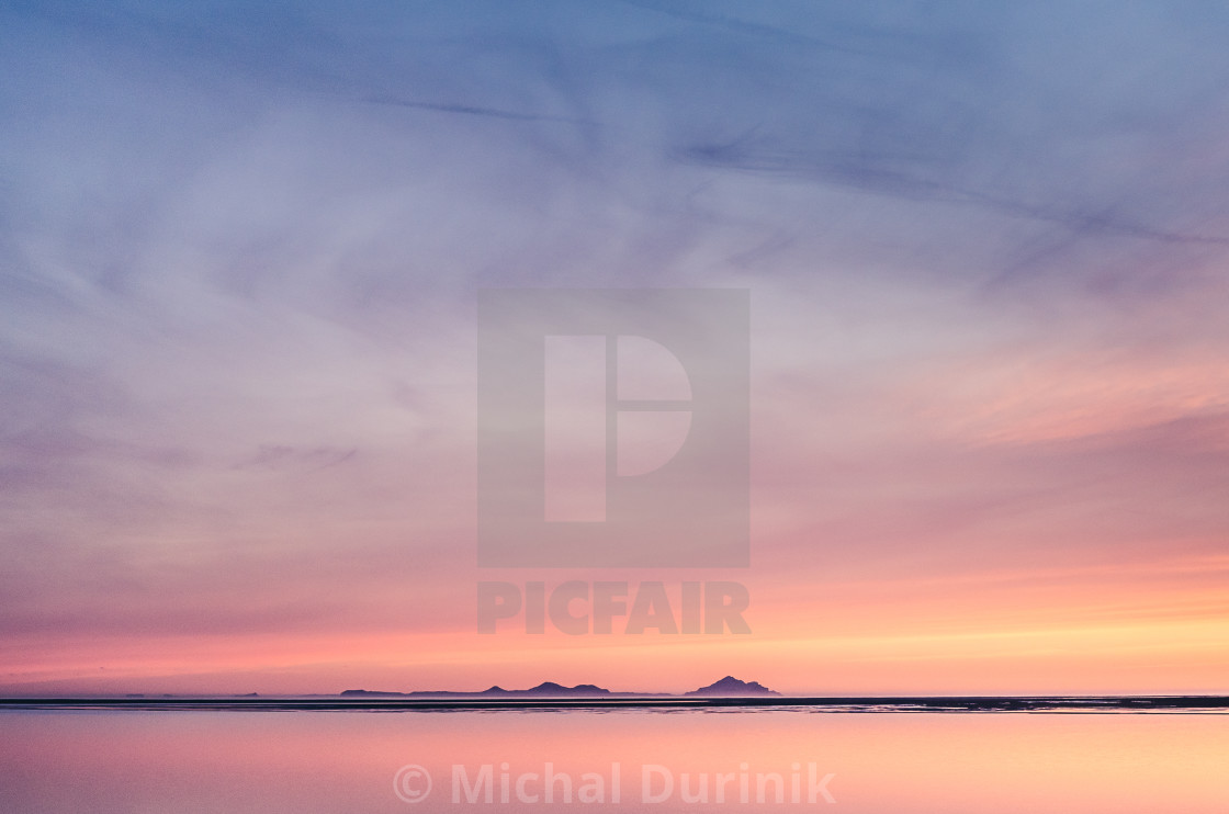 Beautiful Sunset Over Lake, Simple Wallpaper Background - Lake Sunset Wallpaper Simple - HD Wallpaper 