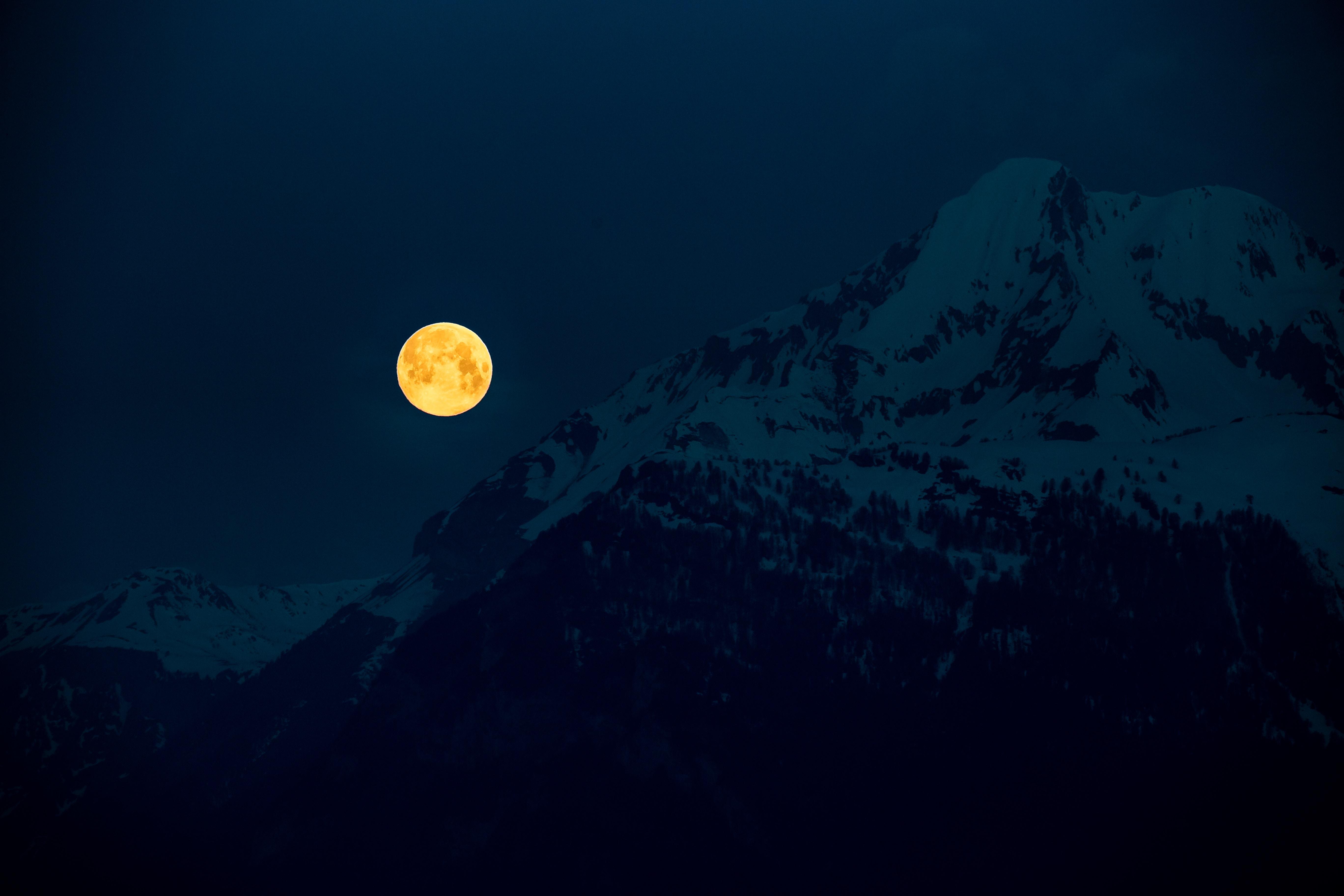 Luna, Montañas, Noche, Luna Llena, Luz De Luna - Moon - HD Wallpaper 