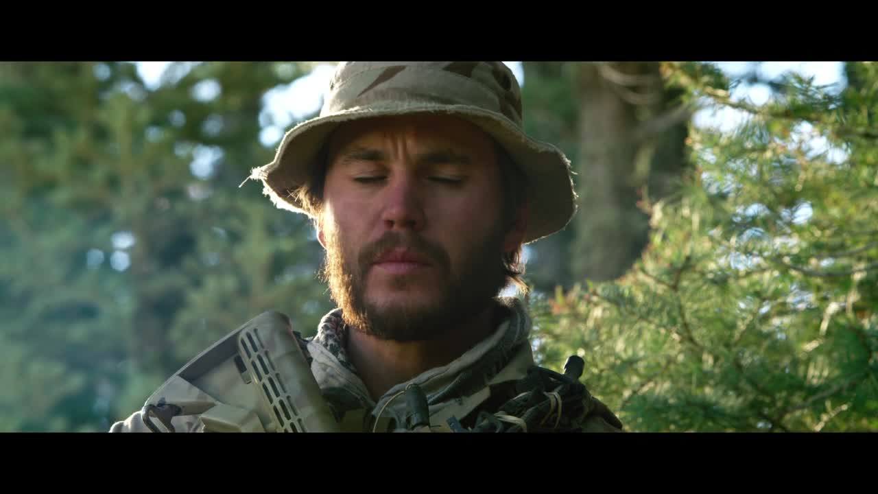 Taylor Kitsch Lone Survivor - HD Wallpaper 