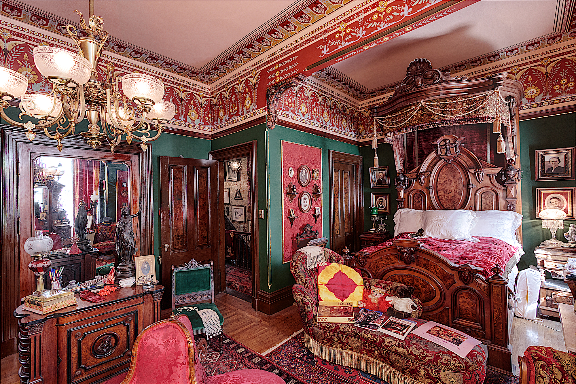 Larry Boyce, Circa 1980, Utah - Bedroom - HD Wallpaper 