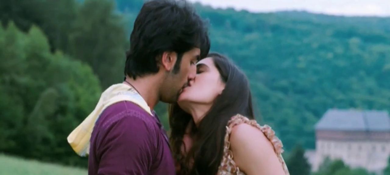 Lip Nargis Fakhri Kiss - HD Wallpaper 