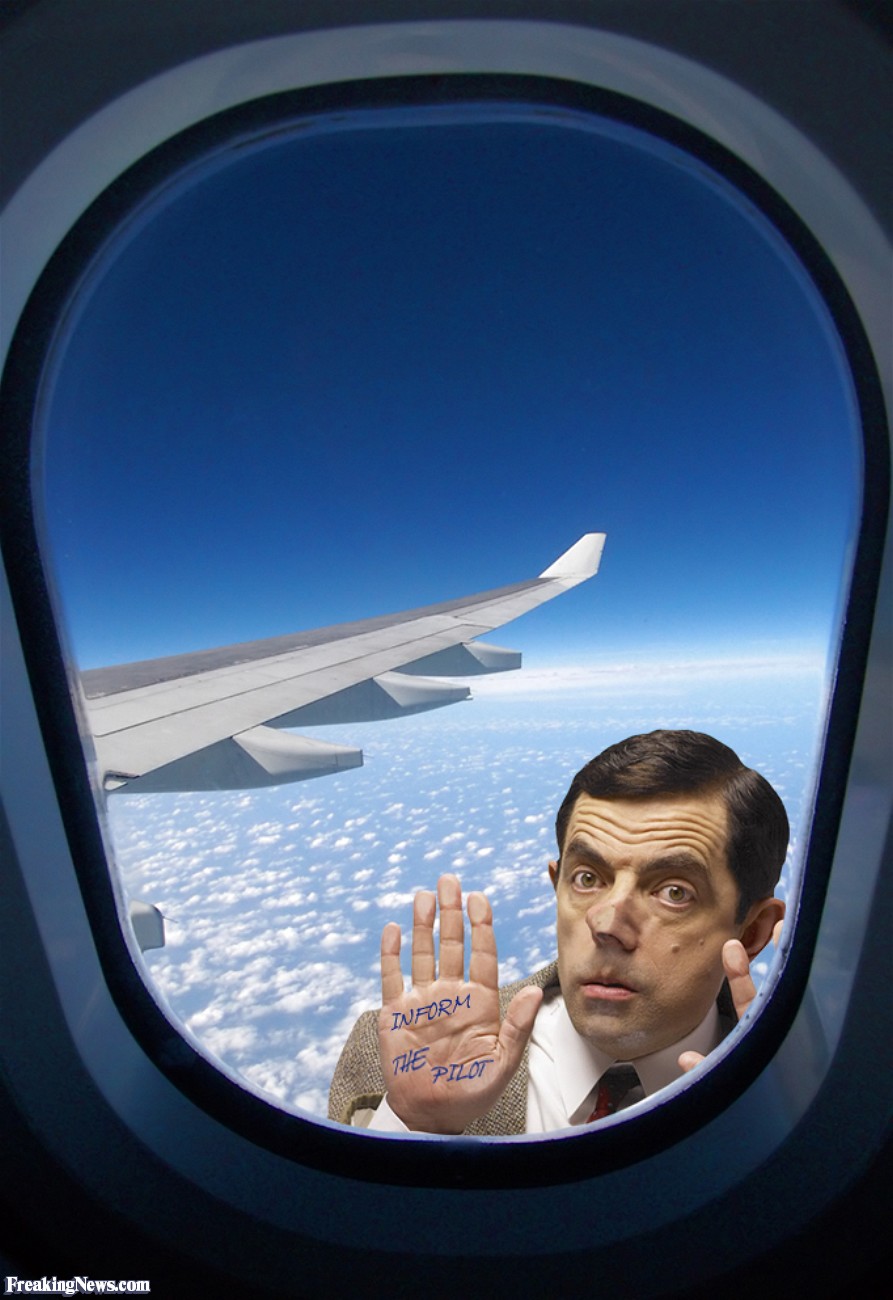 Mr Bean Outside Plane Window - Mr Bean In A Plane - HD Wallpaper 