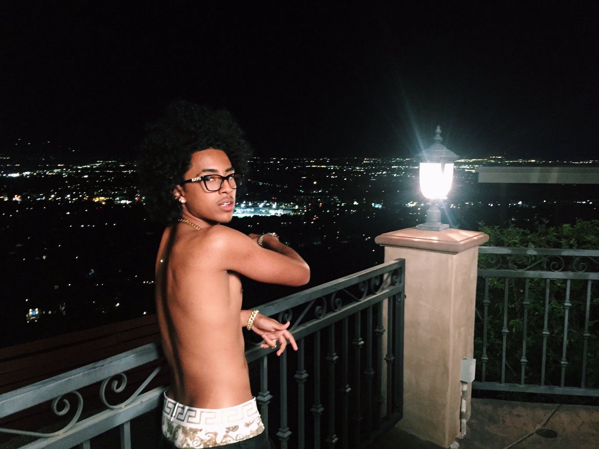 Barechested - HD Wallpaper 