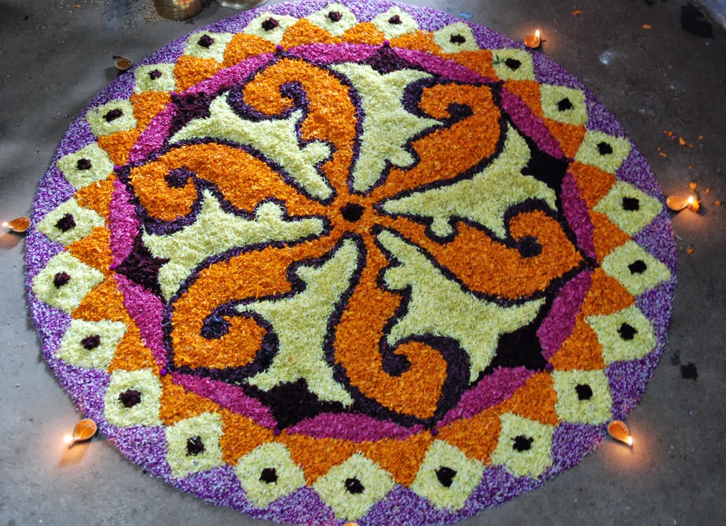 Flower Rangoli Designs For Diwali - Sanskar Bharti Rangoli Flower Design - HD Wallpaper 
