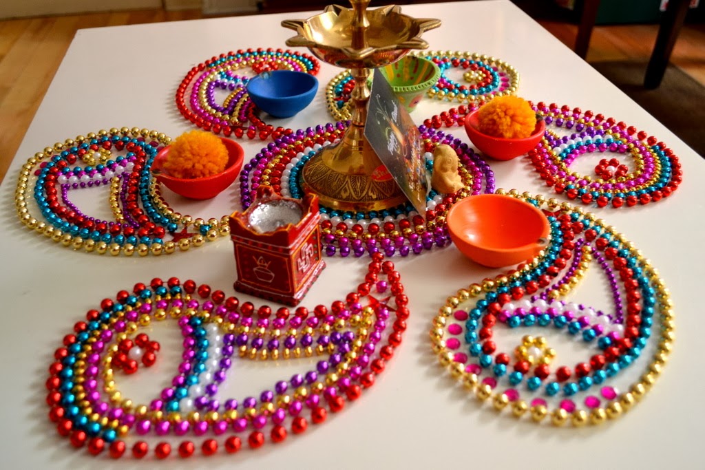 Rangoli With Objects - HD Wallpaper 