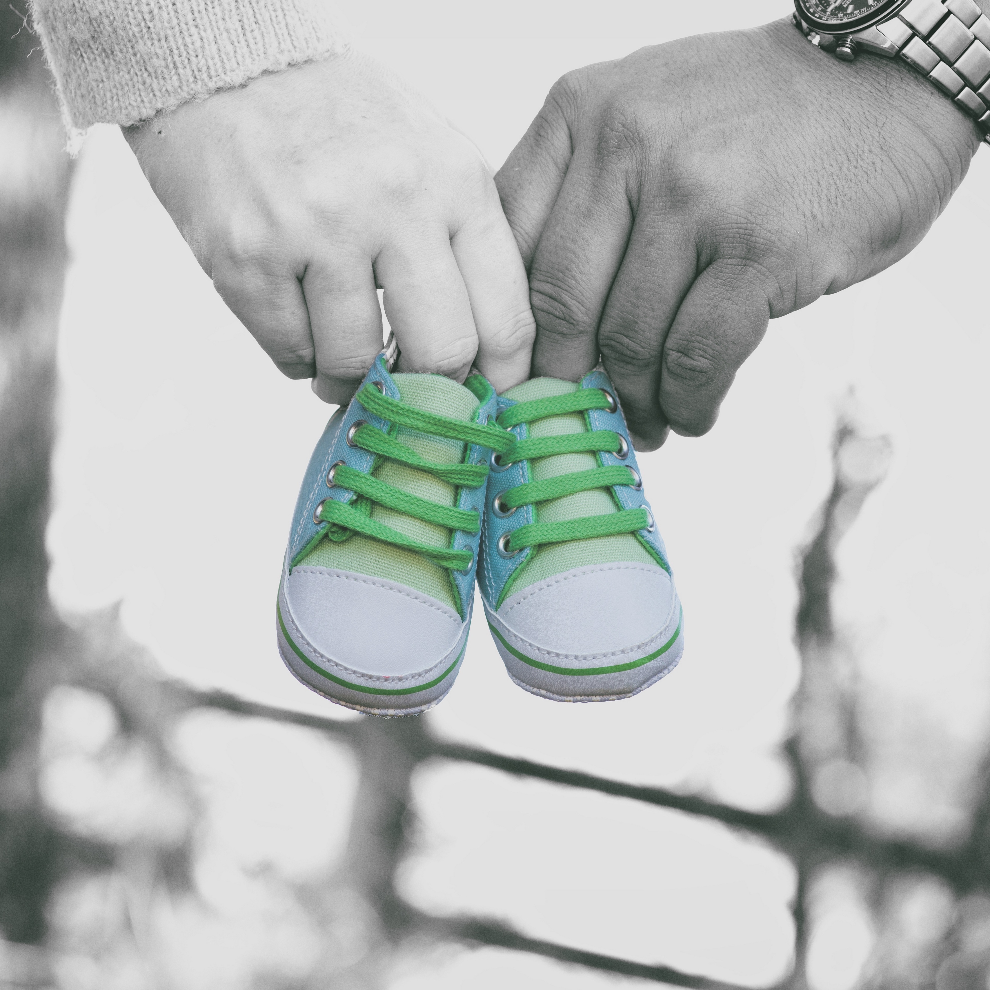 Wallpaper Shoes, Hands, Child, Love - Baby Shoes In Hands - HD Wallpaper 