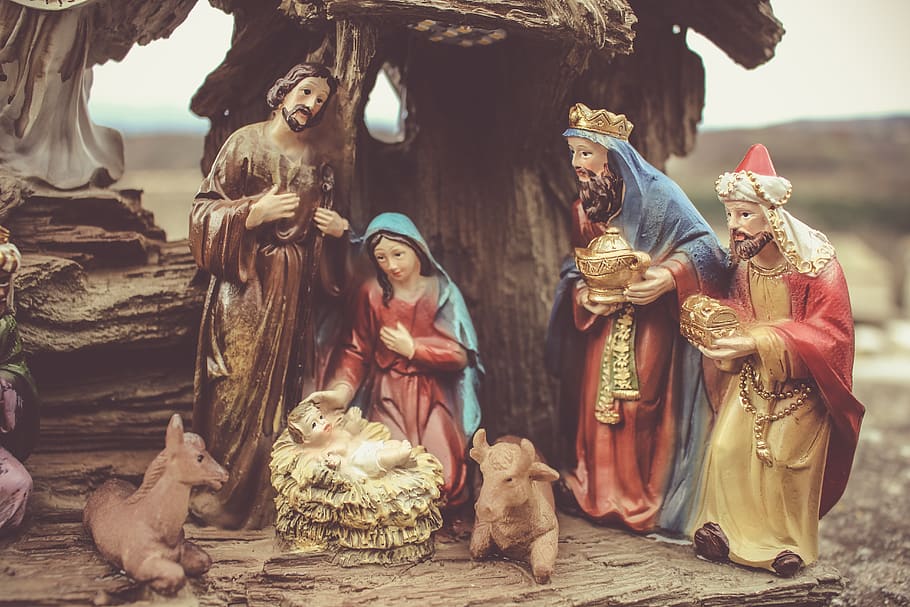 Mother Mary Gave Birth Of Jesus Christ The Manger Figurine, - Mother Mary Jesus Christ - HD Wallpaper 