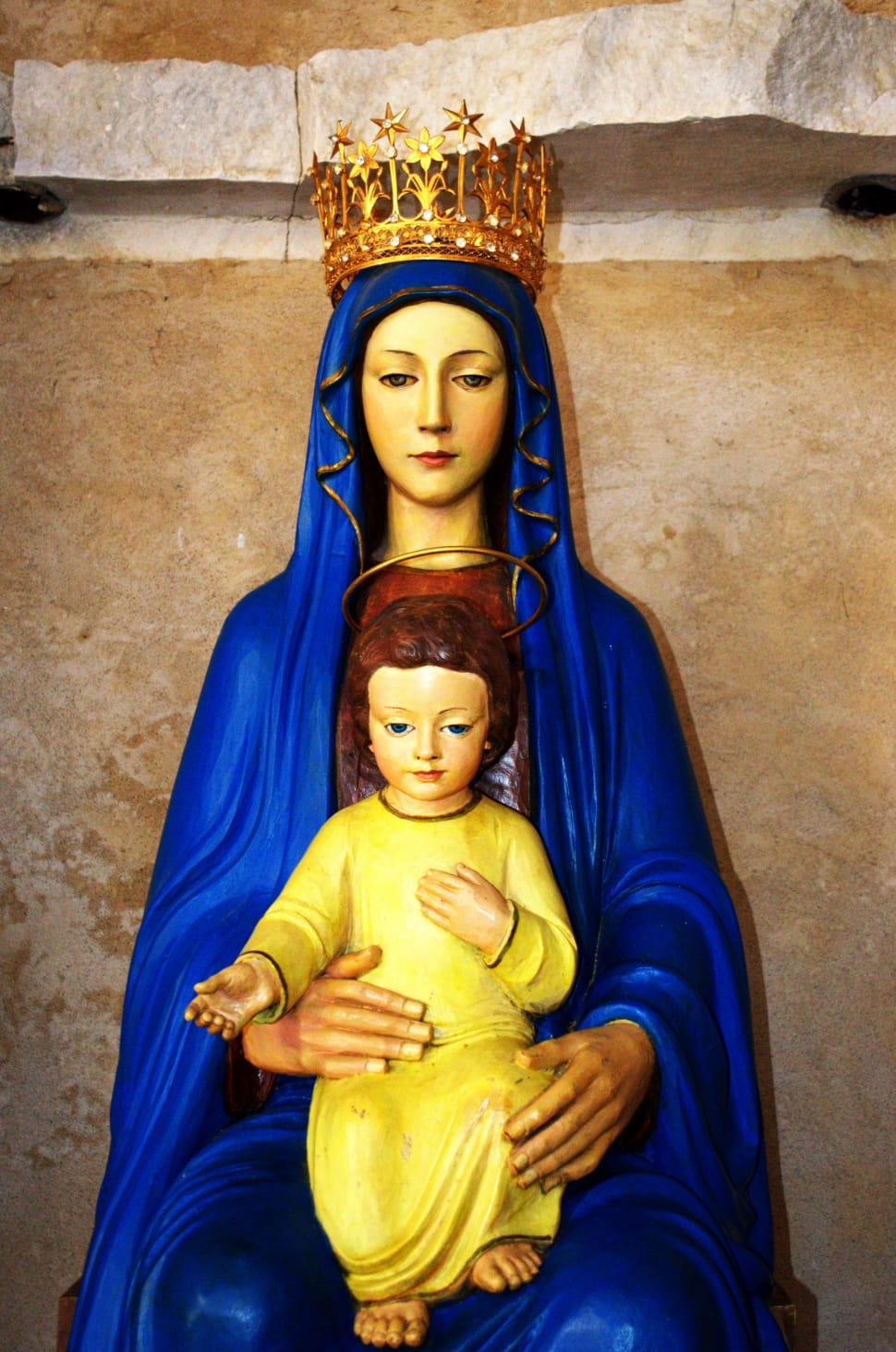 Virgin Mary And Baby Jesus Figurine Preview - Mary Mother Of Fair Love - HD Wallpaper 
