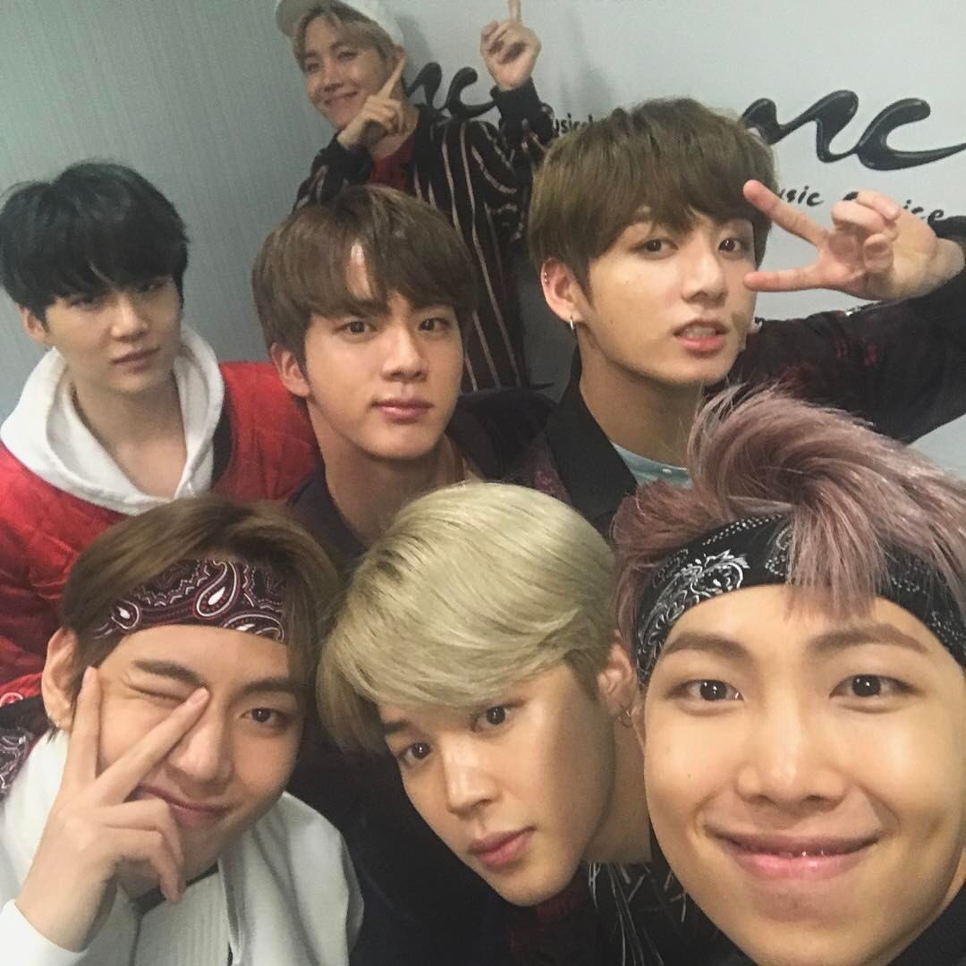 Aquela Selca Que A Gente Gosta Wallpaper Wp2002209 - Bts Music Choice - HD Wallpaper 