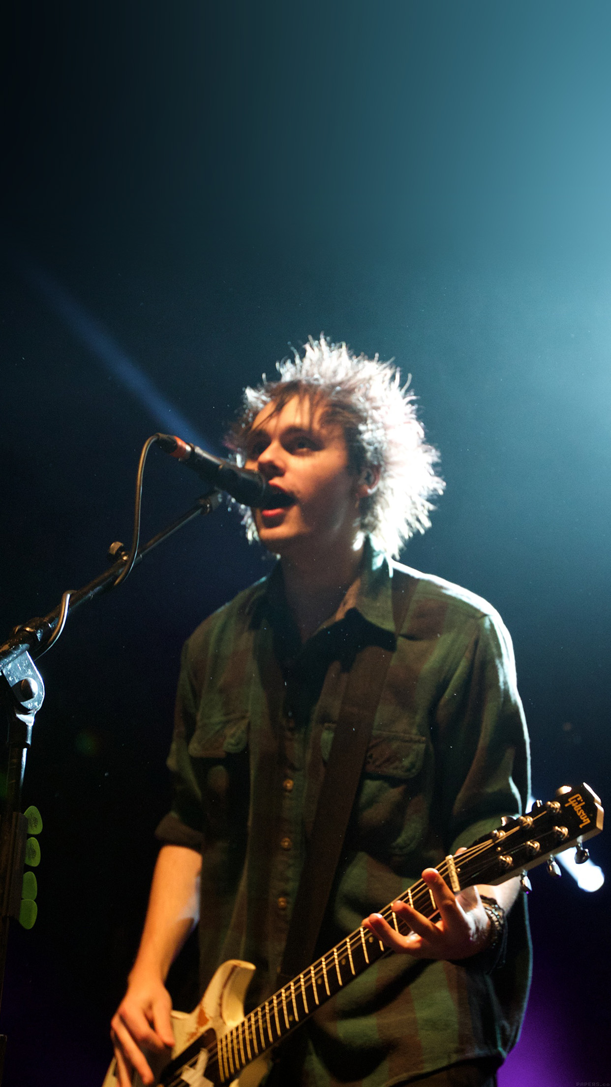 Michael Clifford - HD Wallpaper 