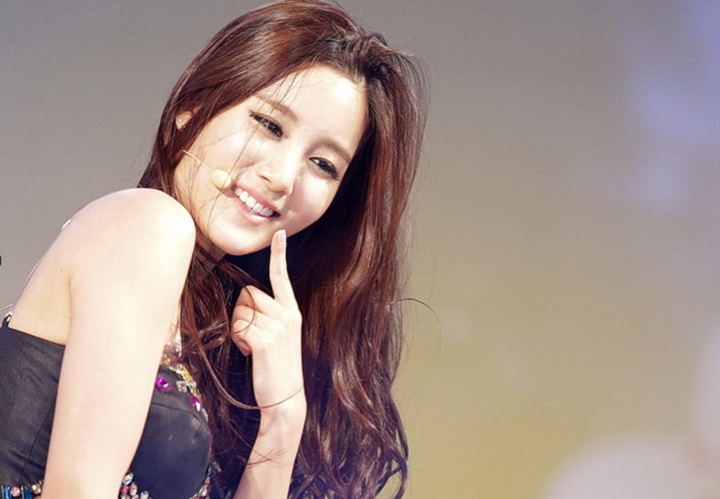 Kim Ji Soo Hot - HD Wallpaper 