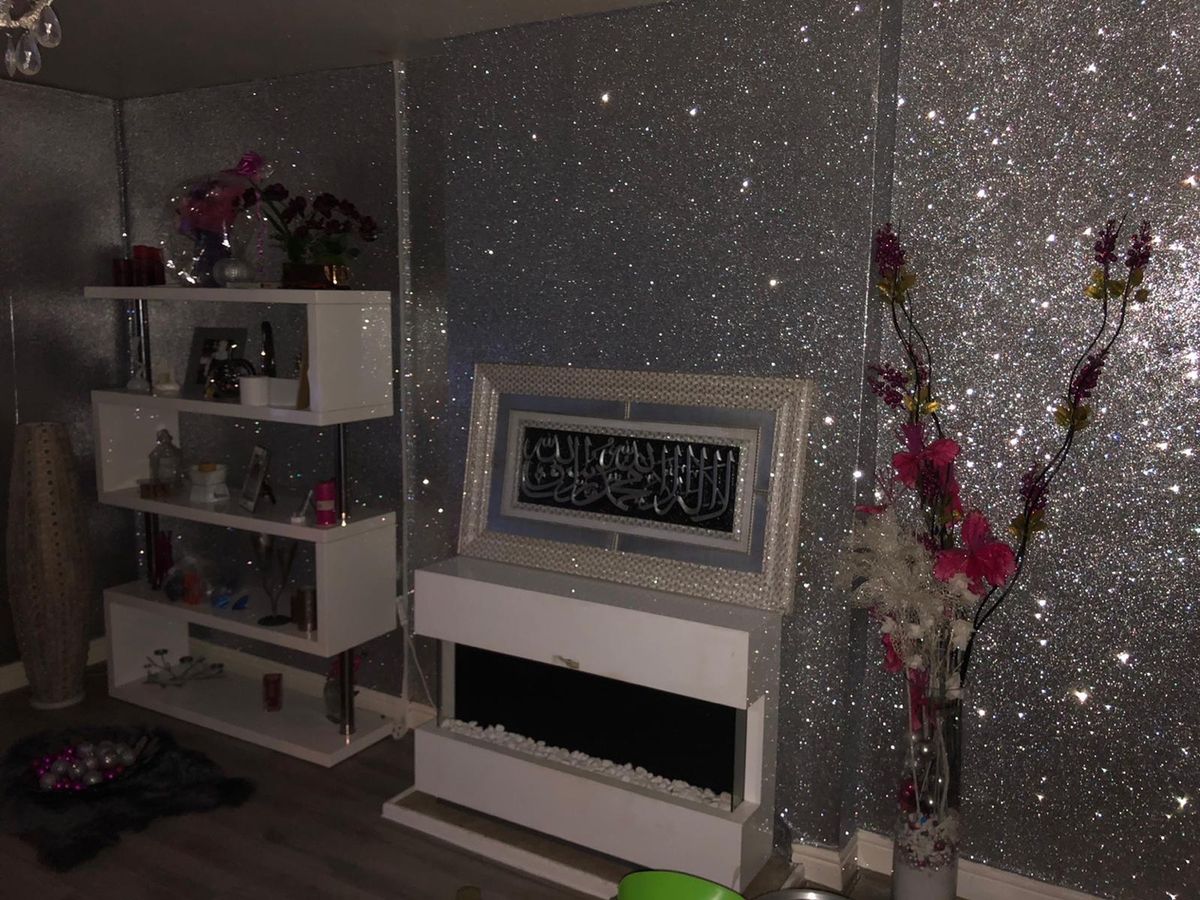 Watch Our Latest Videos On Our Facebook - Shelf - HD Wallpaper 