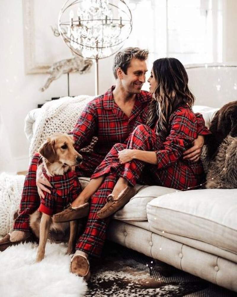 Couple Goals Pics - Couple And Dog Matching Pjs - HD Wallpaper 