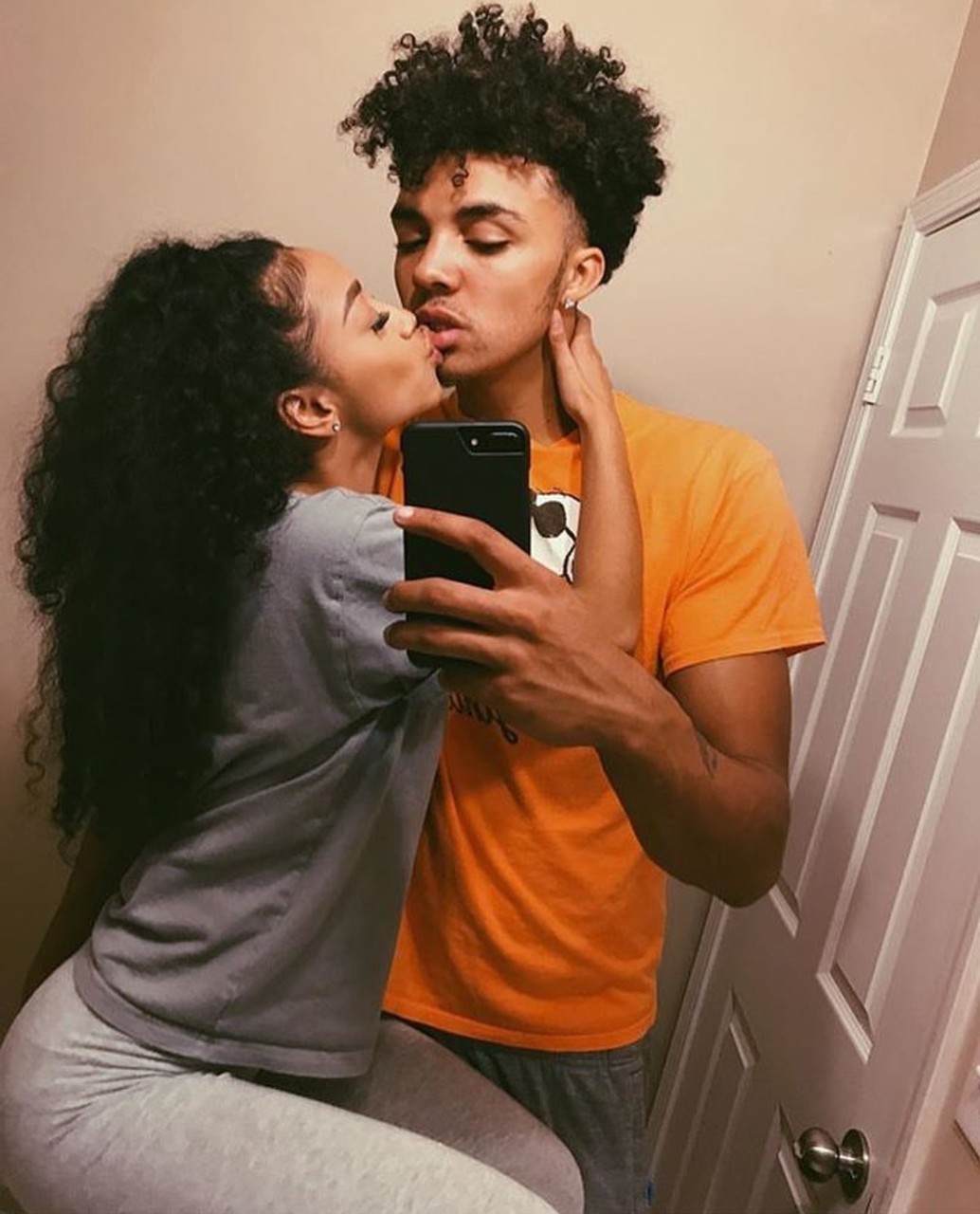 Freaky Couples Goals - HD Wallpaper 