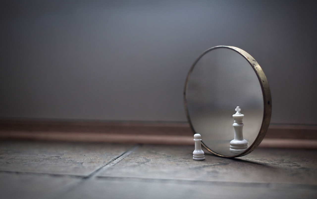 Chess Piece In The Mirror Wallpapers - Chilling Life Quotes - HD Wallpaper 